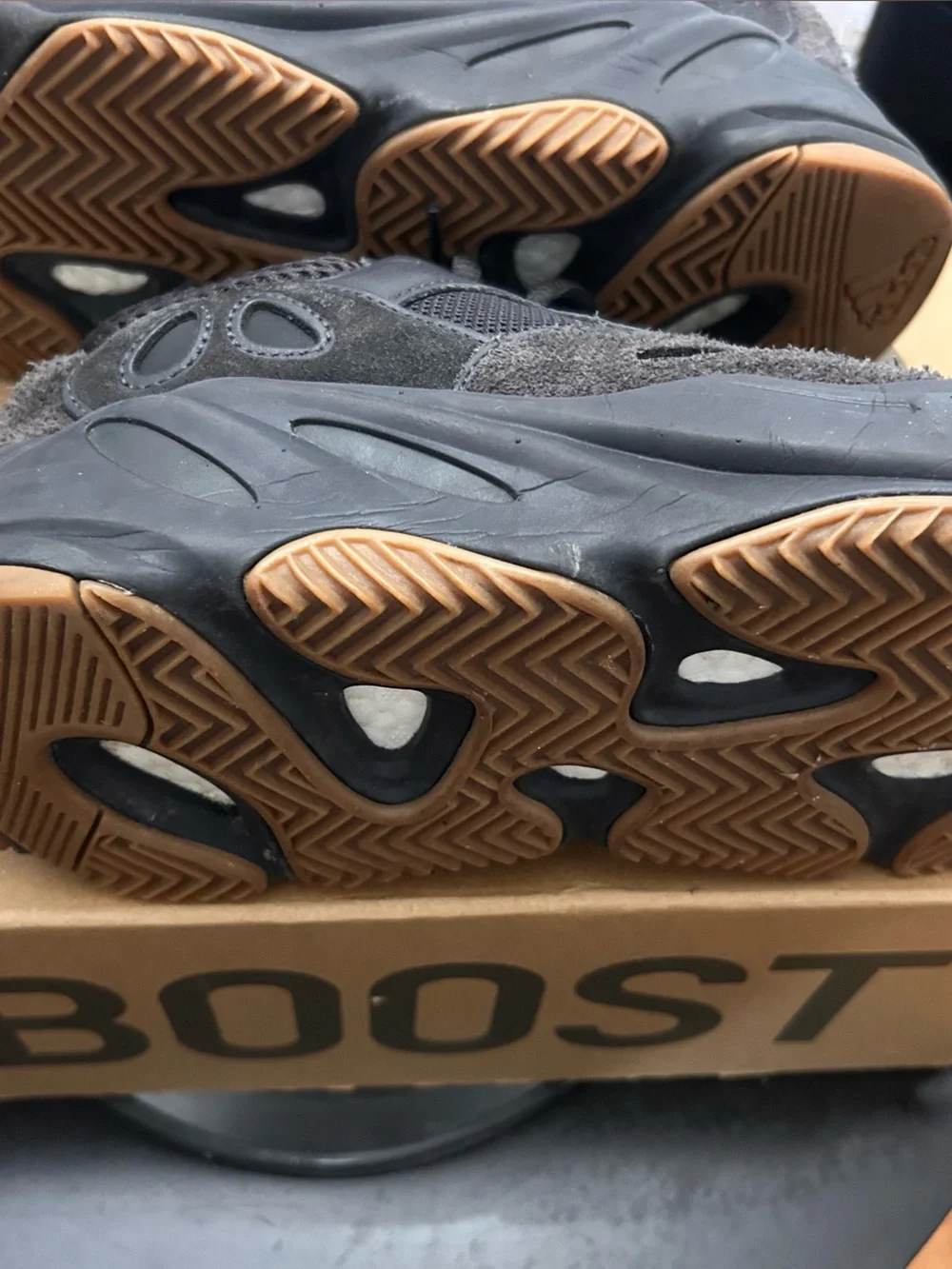 adidas Yeezy Boost 700